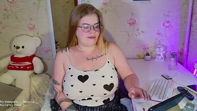 sinnamon  online show from October 13, 4:52 pm