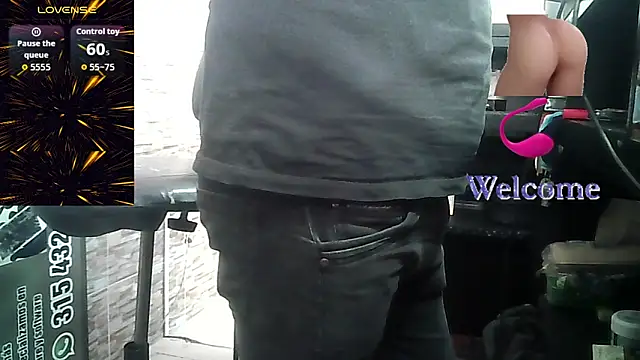 Snapshot of SexDiffrent chatting on October 21, 6:29 pm SexDiffrent online show from October 21, 6:29 pm