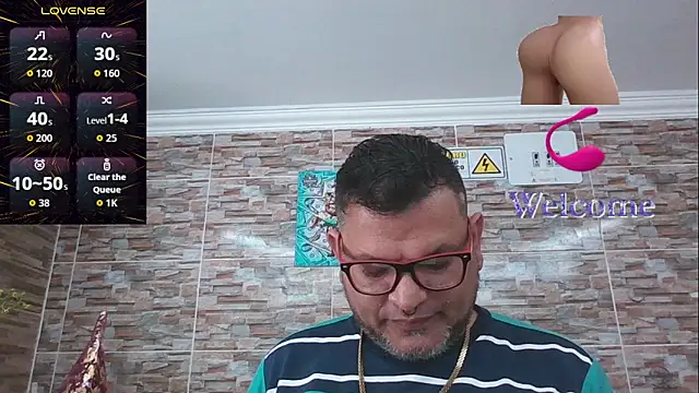 Snapshot of SexDiffrent chatting on October 31, 6:37 pm SexDiffrent online show from October 31, 6:37 pm