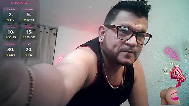 Snapshot of SexDiffrent chatting on September 13, 9:04 pm SexDiffrent online show from September 13, 9:04 pm