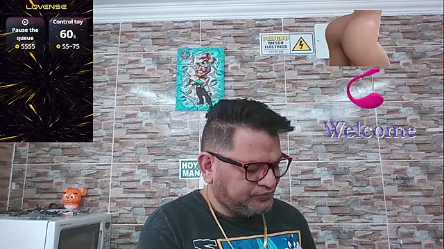 Snapshot of SexDiffrent chatting on October 27, 3:35 pm SexDiffrent online show from October 27, 3:35 pm