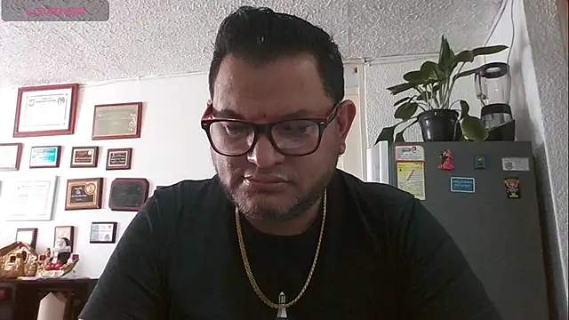 Snapshot of SexDiffrent chatting on December 16, 5:50 pm SexDiffrent online show from December 16, 5:50 pm