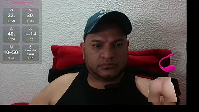 Snapshot of SexDiffrent chatting on October 6, 8:42 pm SexDiffrent online show from October 6, 8:42 pm