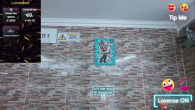 Snapshot of SexDiffrent chatting on November 9, 4:44 pm SexDiffrent online show from November 9, 4:44 pm