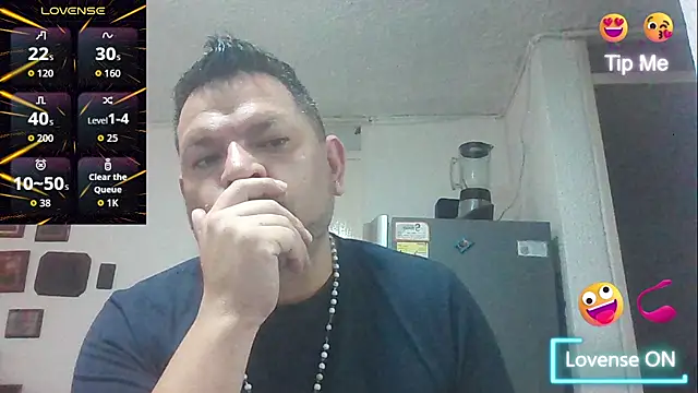 Snapshot of SexDiffrent chatting on November 20, 8:09 pm SexDiffrent online show from November 20, 8:09 pm