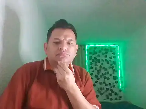 SexDiffrent online show from May 15, 11:14 pm