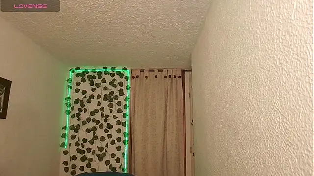 SexDiffrent online show from December 17, 2:33 pm