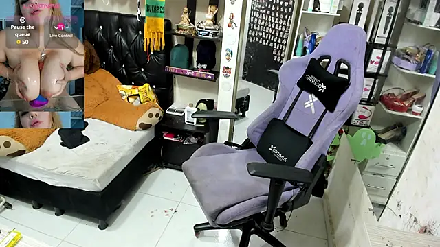 allsson queen online show from October 21, 8:19 pm