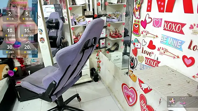 Snapshot of allsson_queen chatting on February 26, 8:31 pm allsson queen online show from February 26, 8:31 pm