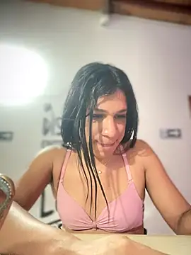 Ashly Miller online show from January 5, 7:50 pm