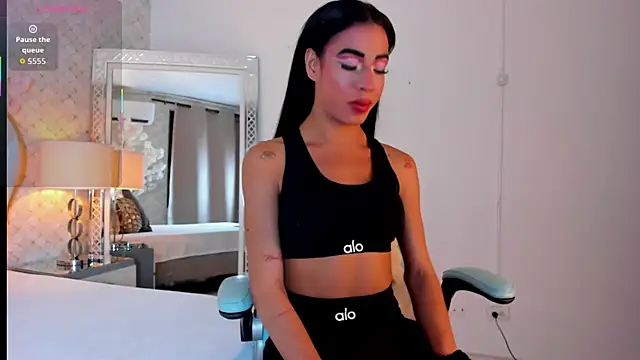 Snapshot of KatalinaMillan chatting on September 12, 6:02 am KatalinaMillan online show from September 12, 6:02 am