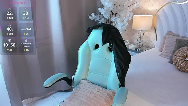 Snapshot of KatalinaMillan chatting on September 28, 5:47 am KatalinaMillan online show from September 28, 5:47 am