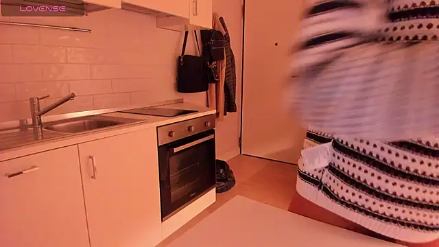 Snapshot of KatalinaMillan chatting on March 9, 9:03 pm KatalinaMillan online show from March 9, 9:03 pm