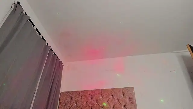 Snapshot of KatalinaMillan chatting on November 13, 10:30 am KatalinaMillan online show from November 13, 10:30 am