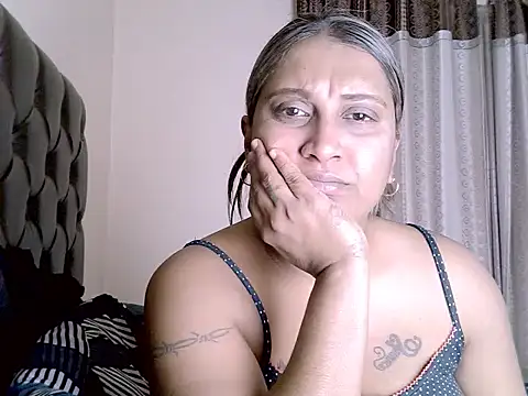 Snapshot of eroticbeauty37 chatting on June 24, 11:35 pm eroticbeauty37 online show from June 24, 11:35 pm