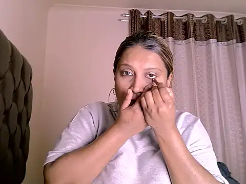 eroticbeauty37 online show from May 29, 4:46 pm