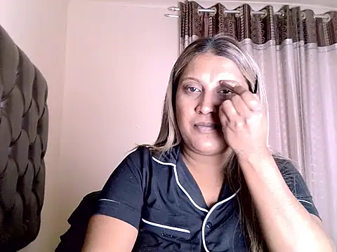 Snapshot of eroticbeauty37 chatting on July 13, 1:32 pm eroticbeauty37 online show from July 13, 1:32 pm