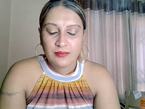Snapshot of eroticbeauty37 chatting on October 4, 12:39 pm eroticbeauty37 online show from October 4, 12:39 pm