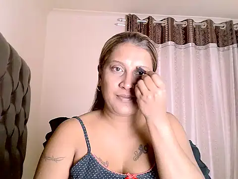 eroticbeauty37 online show from April 10, 11:17 am