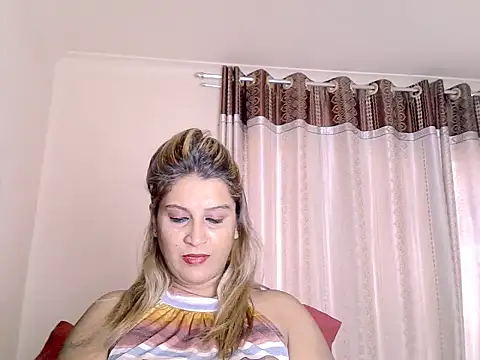 Snapshot of eroticbeauty37 chatting on September 10, 1:32 pm eroticbeauty37 online show from September 10, 1:32 pm