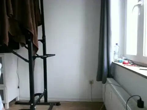 Snapshot of geilehure26 chatting on December 31, 2:58 pm geilehure26 online show from December 31, 2:58 pm