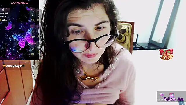 Snapshot of A_R_Y_ chatting on February 10, 11:45 pm A R Y online show from February 10, 11:45 pm