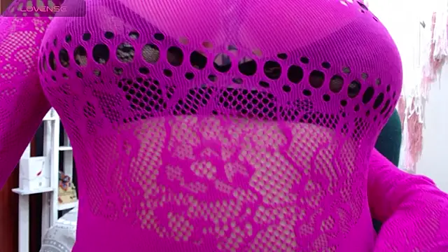 Snapshot of Tefanny_Arias chatting on October 16, 12:52 am Tefanny Arias online show from October 16, 12:52 am
