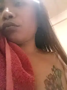 Snapshot of KinkyKit_May chatting on November 3, 9:13 am KinkyKit May online show from November 3, 9:13 am