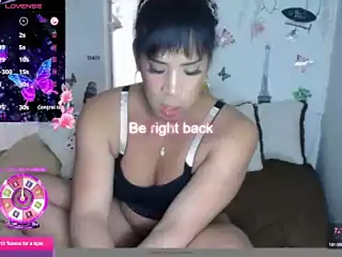 Snapshot of ttrianasofia_22 chatting on August 2, 6:05 pm ttrianasofia 22 online show from August 2, 6:05 pm