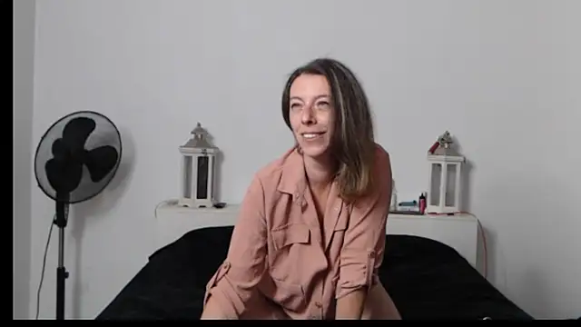 Oriane Jackson online show from November 16, 5:06 pm