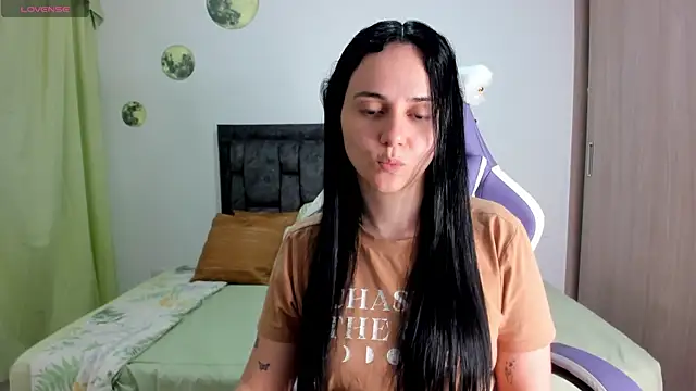 Snapshot of lucia_s1 chatting on June 17, 10:08 pm lucia s1 online show from June 17, 10:08 pm
