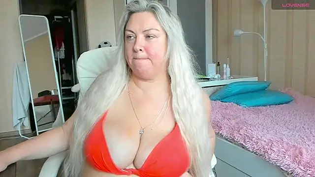 Snapshot of PamHardFuck chatting on October 5, 12:51 pm PamHardFuck online show from October 5, 12:51 pm