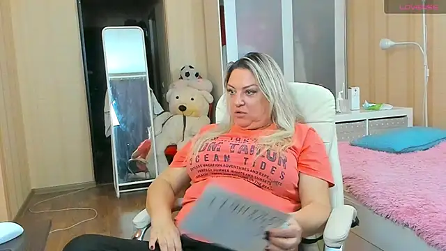 Snapshot of PamHardFuck chatting on September 28, 8:38 pm PamHardFuck online show from September 28, 8:38 pm