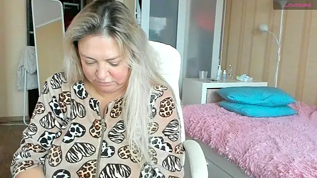 Snapshot of PamHardFuck chatting on September 20, 9:36 am PamHardFuck online show from September 20, 9:36 am