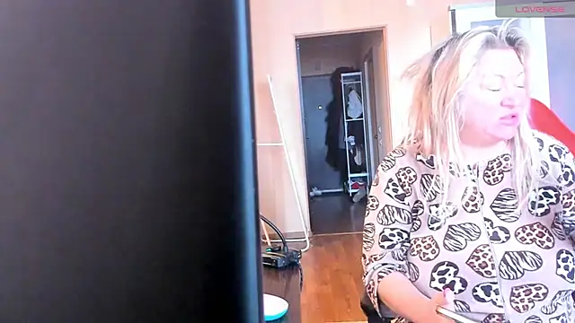 Snapshot of PamHardFuck chatting on March 2, 11:19 am PamHardFuck online show from March 2, 11:19 am