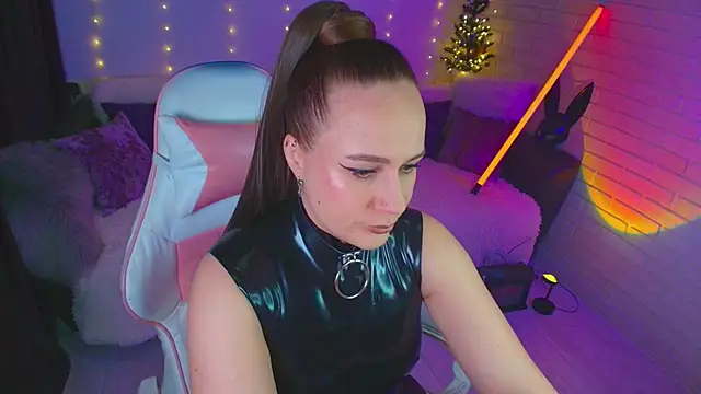 pepper cat  online show from April 2, 12:18 am