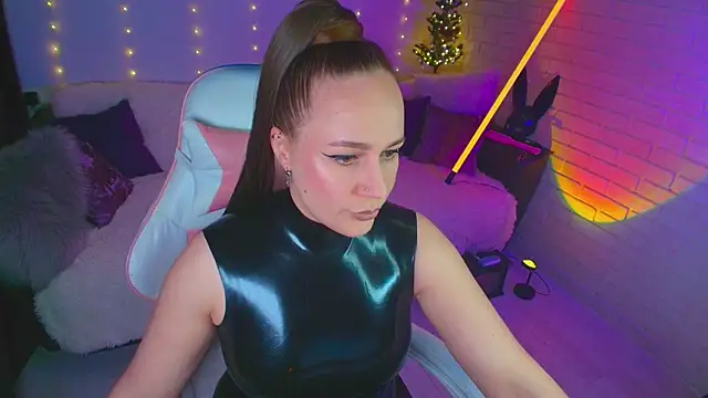 pepper cat  online show from April 9, 11:22 pm