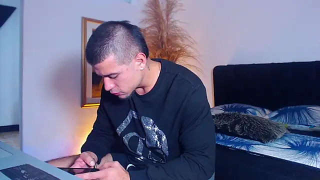 Snapshot of Markboyl chatting on February 23, 1:12 pm Markboyl online show from February 23, 1:12 pm