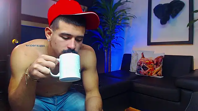 Snapshot of Markboyl chatting on March 19, 12:01 pm Markboyl online show from March 19, 12:01 pm