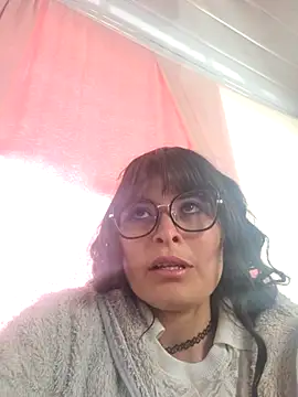 Alexandrasaenz online show from October 18, 2:30 pm