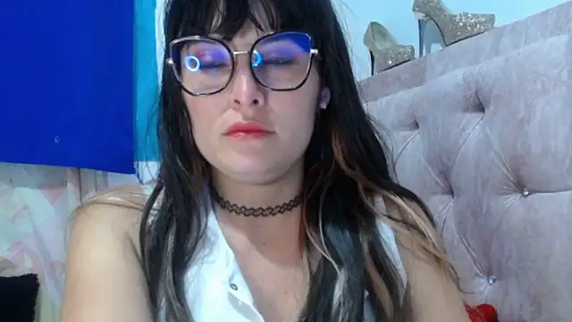 Alexandrasaenz online show from May 4, 9:06 pm