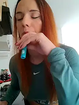 Snapshot of clara-francaise chatting on October 21, 12:59 pm clara-francaise online show from October 21, 12:59 pm