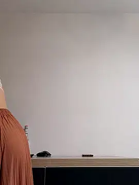 Snapshot of clara-francaise chatting on February 24, 2:04 pm clara-francaise online show from February 24, 2:04 pm