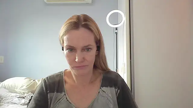 Annylove1 online show from February 19, 10:45 am