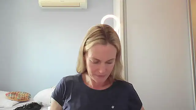 Annylove1 online show from January 12, 3:52 pm