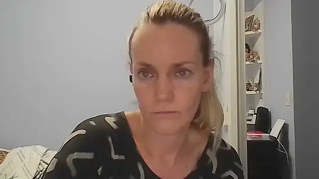 Annylove1 online show from February 11, 12:10 am