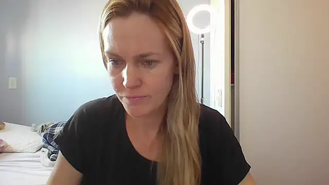 Annylove1 online show from April 13, 10:52 am