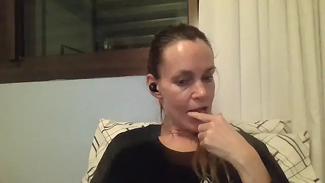 Snapshot of Annylove1 chatting on September 13, 12:21 am Annylove1 online show from September 13, 12:21 am