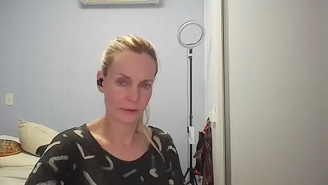 Annylove1 online show from March 28, 12:11 am