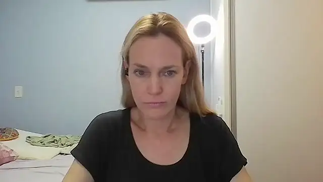 Annylove1 online show from April 16, 12:17 pm